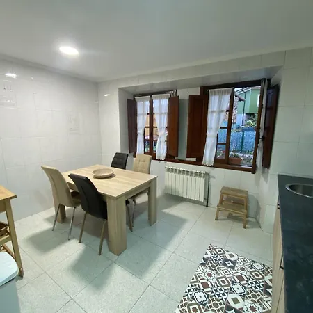 Casa Estilo Rural Con Jardin Entre Playa Y Montana * Caravia